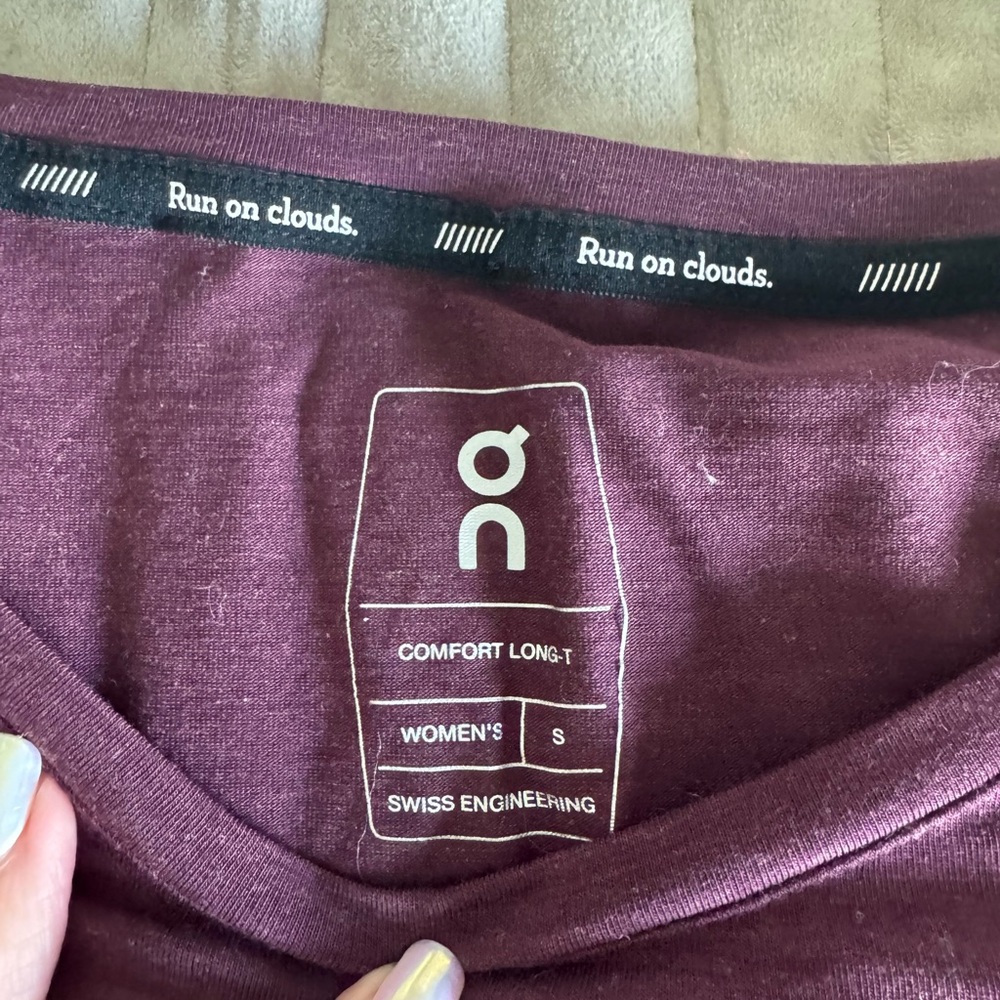 On Running Women's Long Sleeve Tee - Purple